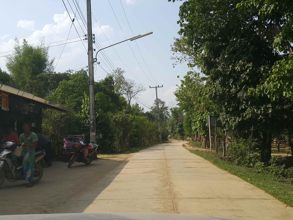 ภาพถนนตรงที่ Pumpkin Guesthouse ตั้งอยู่ ถ่ายโดย jrcarlsen พ.ศ. 2558 (2015) · A street-level view of where Pumpkin Guesthouse stands, by jrcarlsen in 2558 (2015)