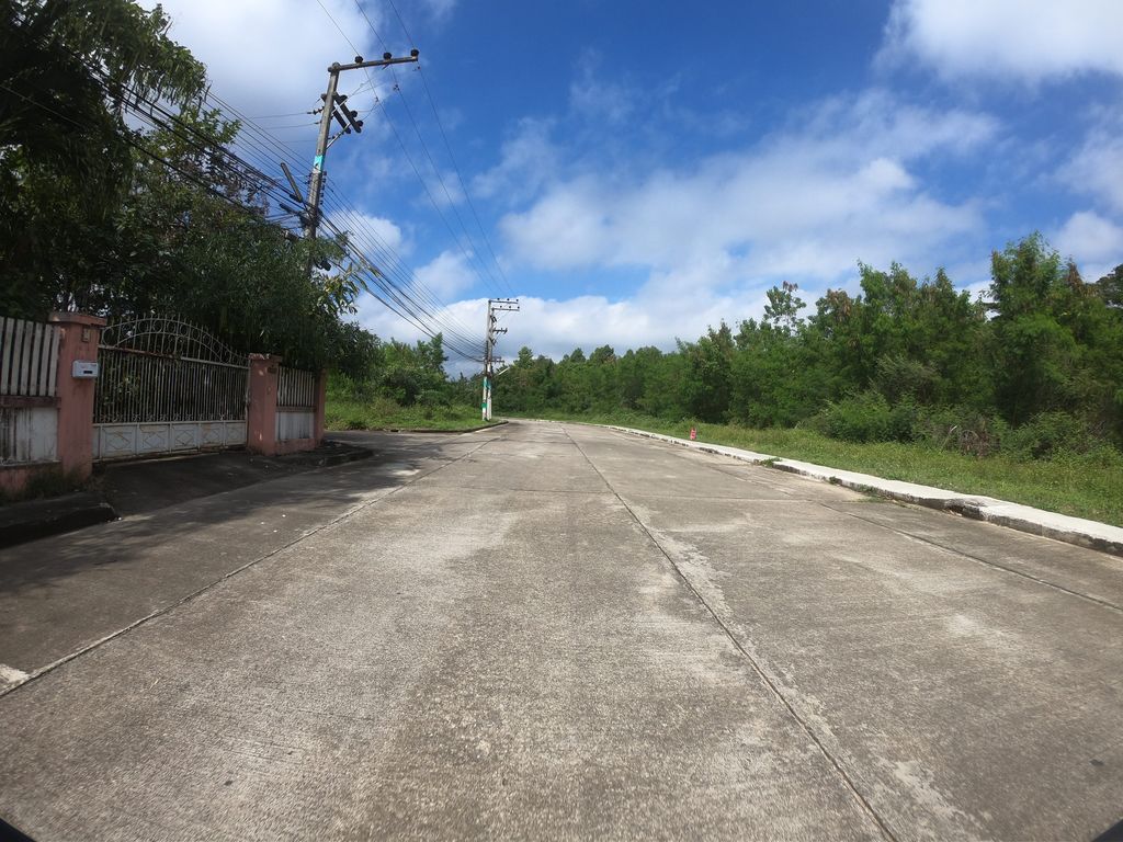 ภาพถนนตรงที่ เฮียบ๊อบ ตั้งอยู่ ถ่ายโดย chanuwath_grab พ.ศ. 2562 (2019) · A street-level view of where เฮียบ๊อบ · Hiapop stands, by chanuwath_grab in 2562 (2019)