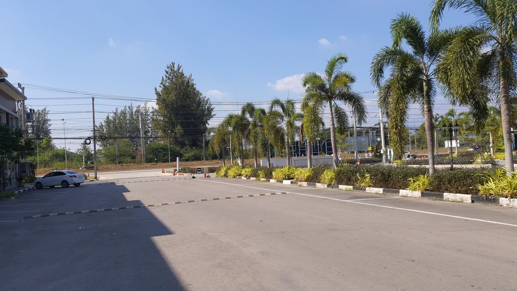 ภาพถนนตรงที่ U-Home Family Student Home Care ตั้งอยู่ ถ่ายโดย jrcarlsen พ.ศ. 2564 (2021) · A street-level view of where U-Home Family Student Home Care stands, by jrcarlsen in 2564 (2021)