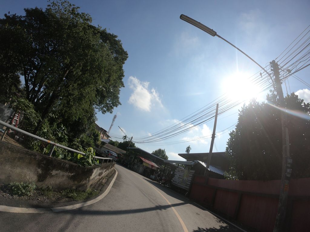 ภาพถนนตรงที่ Krabi Krabong and Muay Chaiya ตั้งอยู่ ถ่ายโดย chanuwath_grab พ.ศ. 2562 (2019) · A street-level view of where Krabi Krabong and Muay Chaiya stands, by chanuwath_grab in 2562 (2019)