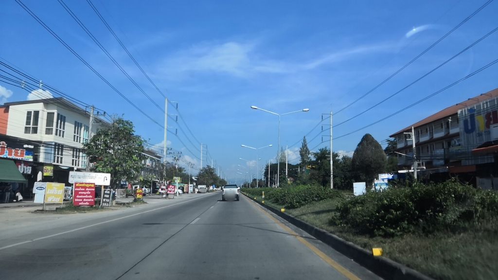 ภาพถนนตรงที่ KPS Supply ตั้งอยู่ ถ่ายโดย charlesano พ.ศ. 2561 (2018) · A street-level view of where KPS Supply stands, by charlesano in 2561 (2018)
