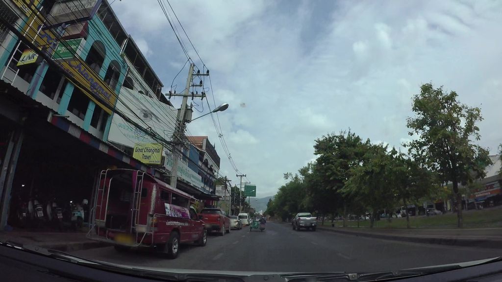 ภาพถนนตรงที่ เมคอัพมอร์ ออฟฟิศ ศรีภูมิ ตั้งอยู่ ถ่ายโดย kaart_3 พ.ศ. 2562 (2019) · A street-level view of where เมคอัพมอร์ ออฟฟิศ ศรีภูมิ · Mekapmo Office Si Phum stands, by kaart_3 in 2562 (2019)