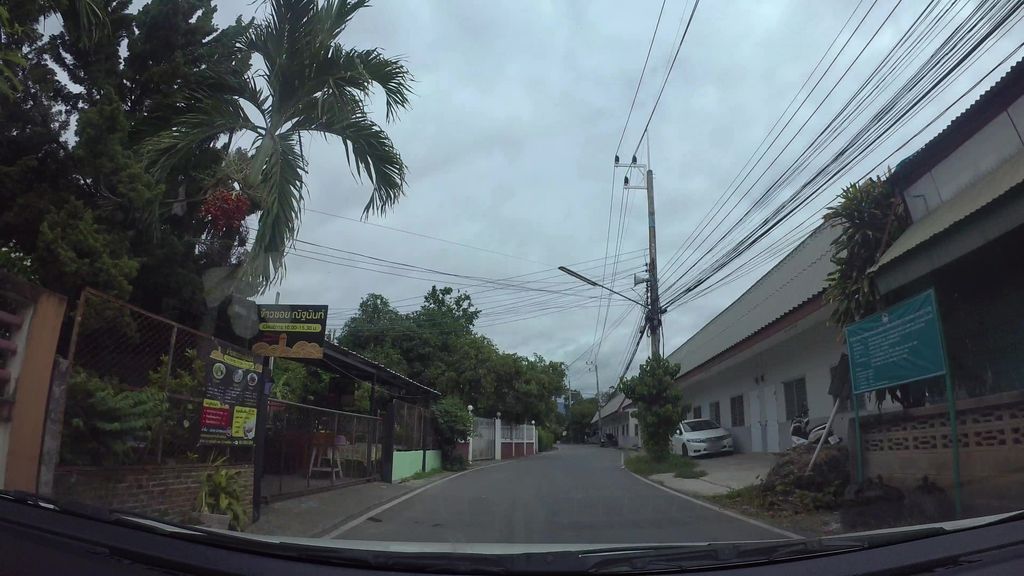ภาพถนนตรงที่ ข้าวซอย ณัฐนันท์ ตั้งอยู่ ถ่ายโดย kaart_3 พ.ศ. 2562 (2019) · A street-level view of where ข้าวซอย ณัฐนันท์ · Khao Soi Natnan stands, by kaart_3 in 2562 (2019)