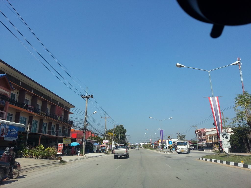 ภาพถนนตรงที่ ไชยปราการสปอร์ต ตั้งอยู่ ถ่ายโดย mishari พ.ศ. 2558 (2015) · A street-level view of where ไชยปราการสปอร์ต · Chai Prakan Sport stands, by mishari in 2558 (2015)