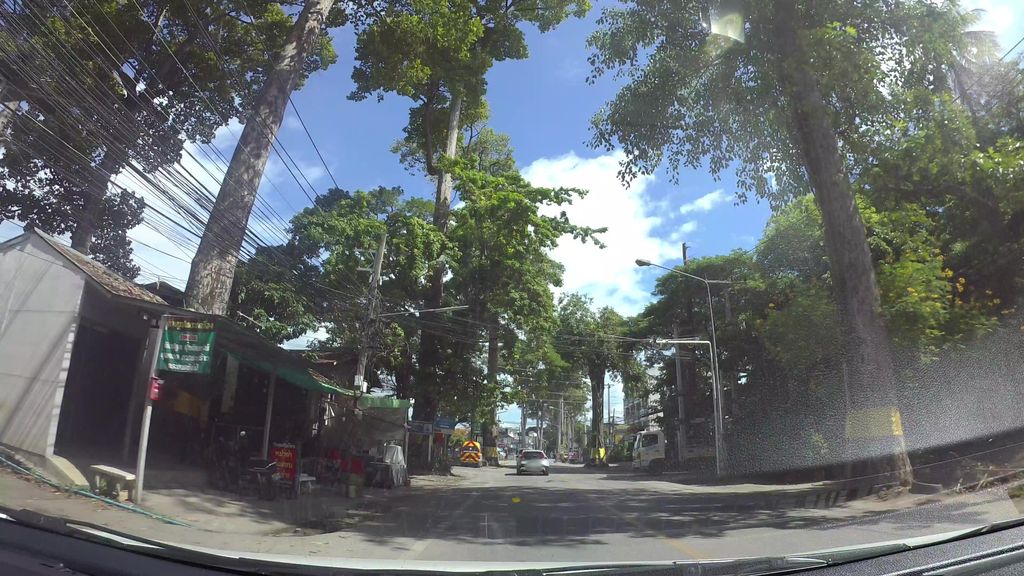ภาพถนนตรงที่ มุมบาร์\n ตั้งอยู่ ถ่ายโดย kaart_3 พ.ศ. 2562 (2019) · A street-level view of where มุมบาร์\n · Mumba\n stands, by kaart_3 in 2562 (2019)