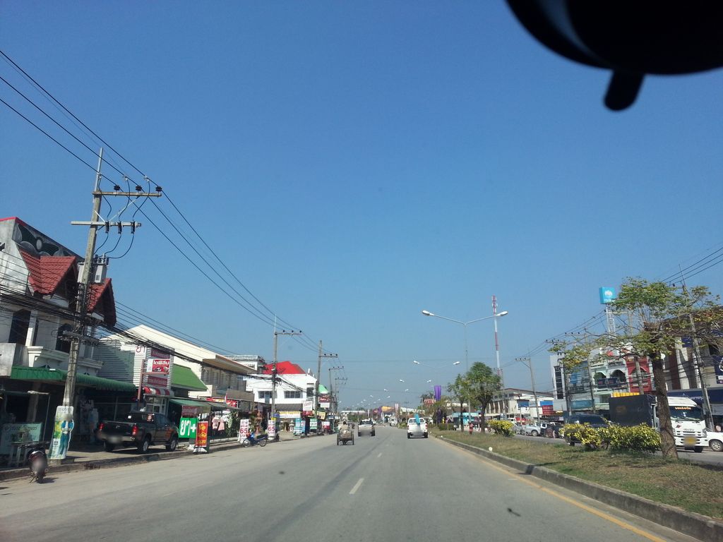 ภาพถนนตรงที่ โกพงษ์ ไชยปราการ ตั้งอยู่ ถ่ายโดย mishari พ.ศ. 2558 (2015) · A street-level view of where โกพงษ์ ไชยปราการ · Kopnga Chai Prakan stands, by mishari in 2558 (2015)