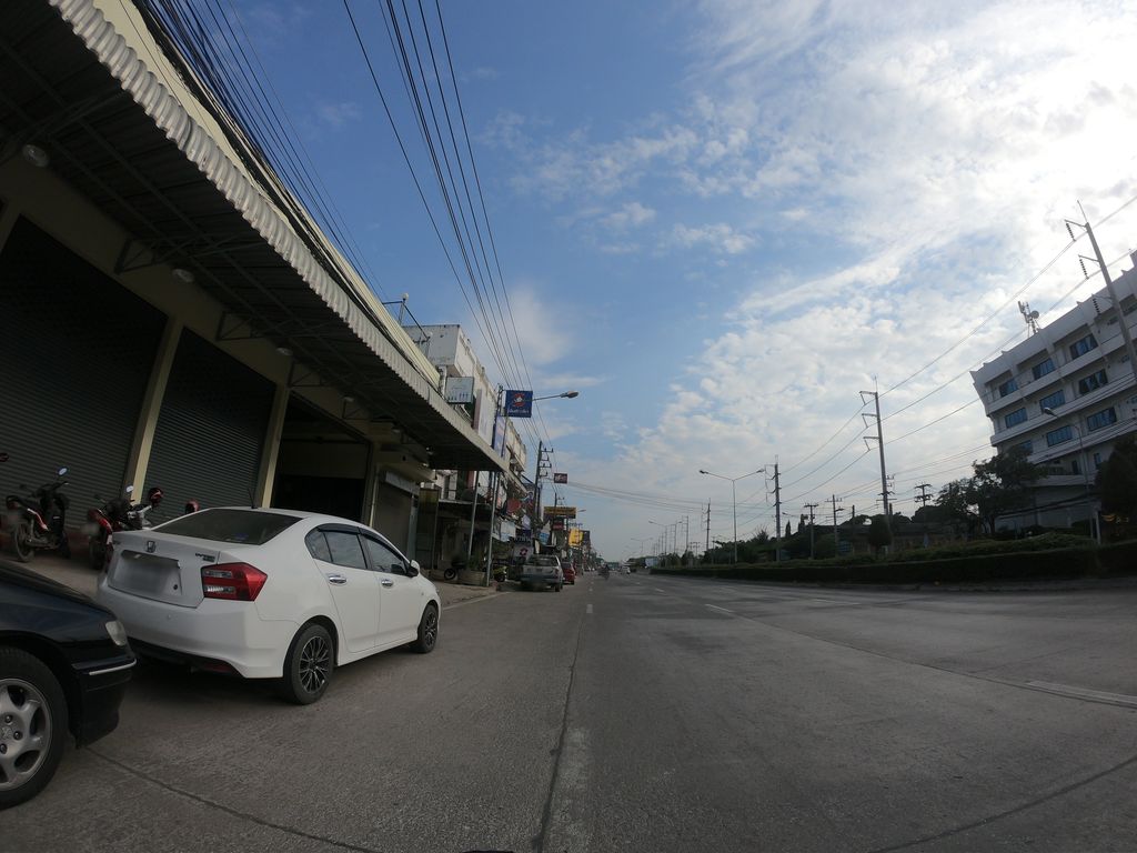 ภาพถนนตรงที่ Classic Model  Academy ตั้งอยู่ ถ่ายโดย chanuwath_grab พ.ศ. 2562 (2019) · A street-level view of where Classic Model  Academy stands, by chanuwath_grab in 2562 (2019)