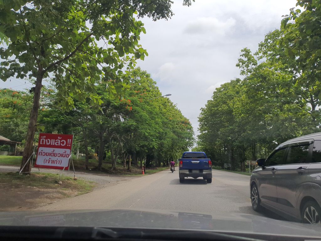 ภาพถนนตรงที่ CAR FE' ตั้งอยู่ ถ่ายโดย jrcarlsen พ.ศ. 2566 (2023) · A street-level view of where CAR FE' stands, by jrcarlsen in 2566 (2023)