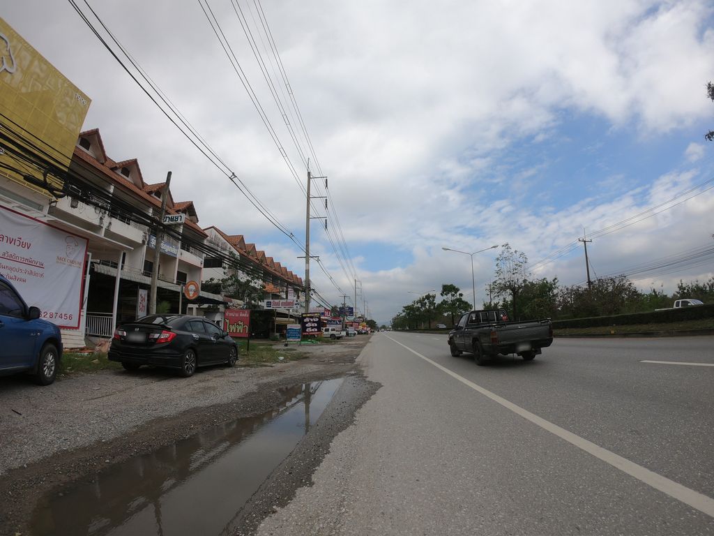 ภาพถนนตรงที่ N.A.Auto Light ตั้งอยู่ ถ่ายโดย chanuwath_grab พ.ศ. 2562 (2019) · A street-level view of where N.A.Auto Light stands, by chanuwath_grab in 2562 (2019)