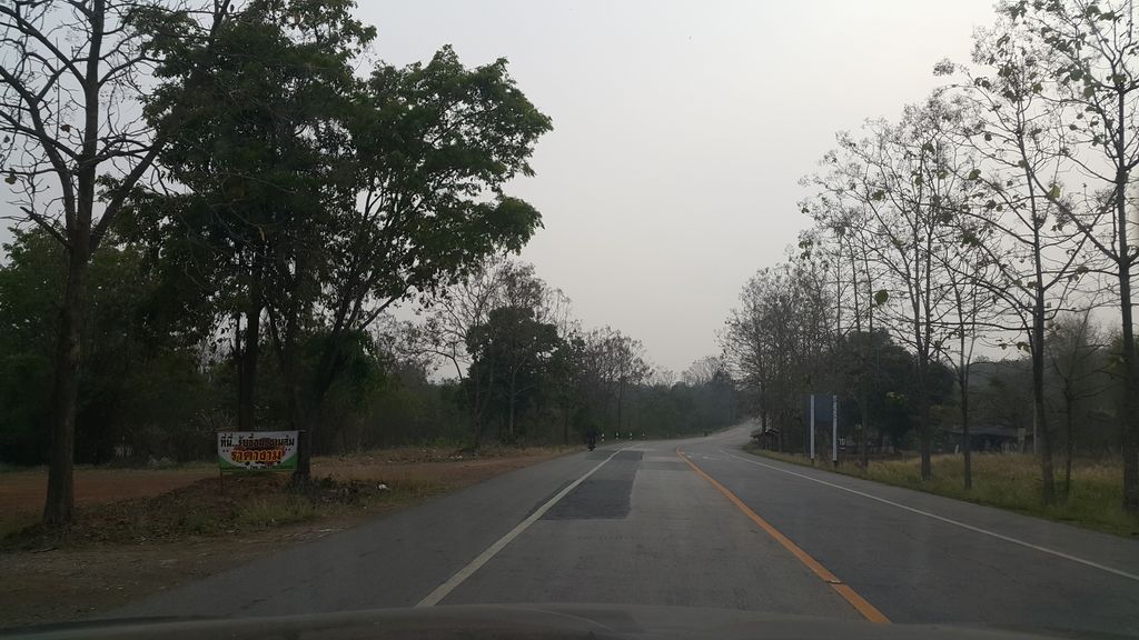 ภาพถนนตรงที่ แม่ออนโภชนา ตั้งอยู่ ถ่ายโดย jrcarlsen พ.ศ. 2561 (2018) · A street-level view of where แม่ออนโภชนา · Mae On Photna stands, by jrcarlsen in 2561 (2018)