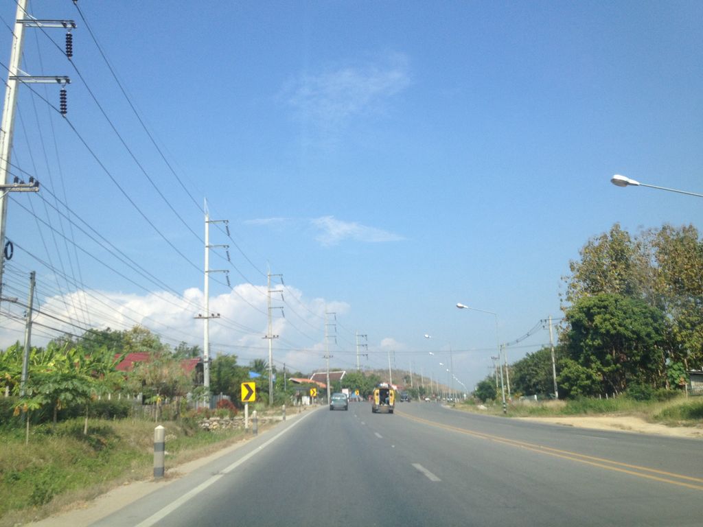 ภาพถนนตรงที่ นงนุชโภชนา ตั้งอยู่ ถ่ายโดย jimwatana พ.ศ. 2558 (2015) · A street-level view of where นงนุชโภชนา · Nongnutphotna stands, by jimwatana in 2558 (2015)