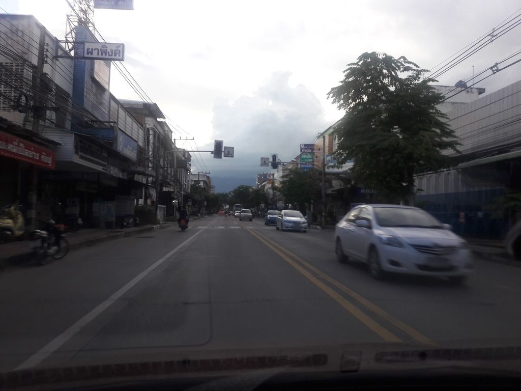 ภาพถนนตรงที่ ไอ.ที เพลาขับล้อหน้า เชียงใหม่ ตั้งอยู่ ถ่ายโดย ratchaphat พ.ศ. 2561 (2018) · A street-level view of where ไอ.ที เพลาขับล้อหน้า เชียงใหม่ · Ai.thi Phlao Khap Lo Na Chiang Mai stands, by ratchaphat in 2561 (2018)