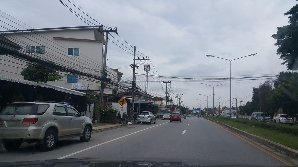 ภาพถนนตรงที่ อินตา By Rik ตั้งอยู่ ถ่ายโดย jrcarlsen พ.ศ. 2561 (2018) · A street-level view of where อินตา By Rik stands, by jrcarlsen in 2561 (2018)