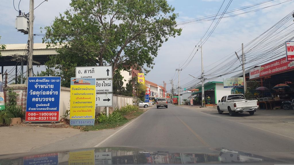 ภาพถนนตรงที่ ศุกมลพานิช ตั้งอยู่ ถ่ายโดย jrcarlsen พ.ศ. 2566 (2023) · A street-level view of where ศุกมลพานิช · Sukmonphanit stands, by jrcarlsen in 2566 (2023)