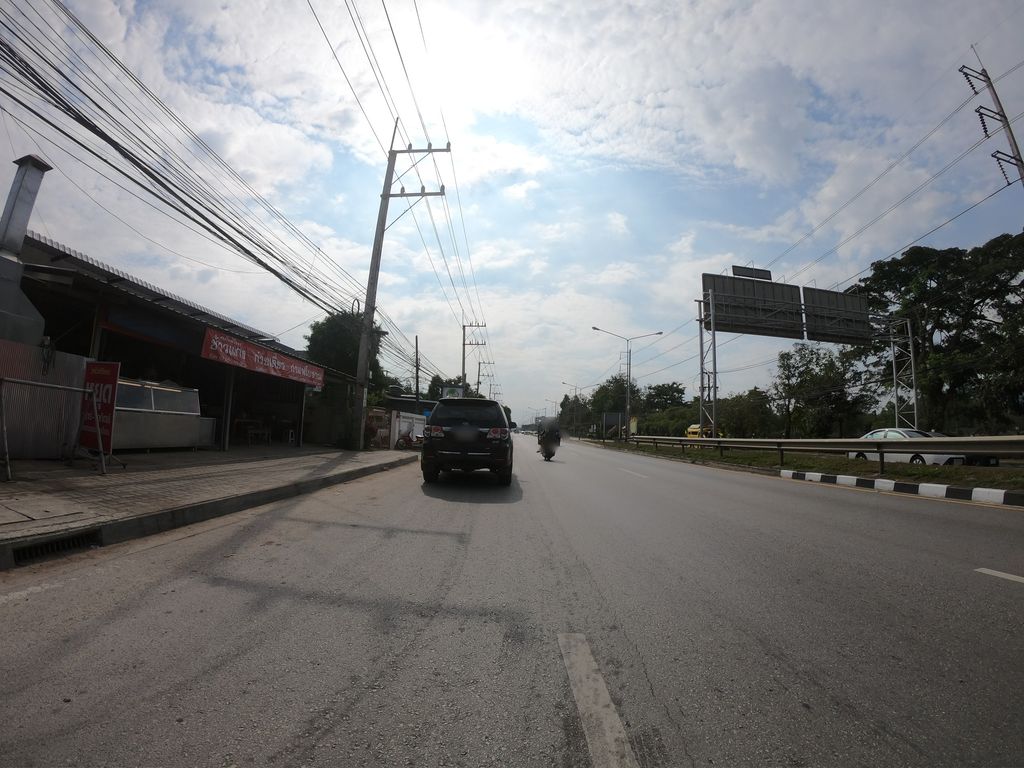 ภาพถนนตรงที่ หมอน้อยบ้านสมุนไพร ตั้งอยู่ ถ่ายโดย chanuwath_grab พ.ศ. 2562 (2019) · A street-level view of where หมอน้อยบ้านสมุนไพร · Mo Noi Ban Samunphrai stands, by chanuwath_grab in 2562 (2019)