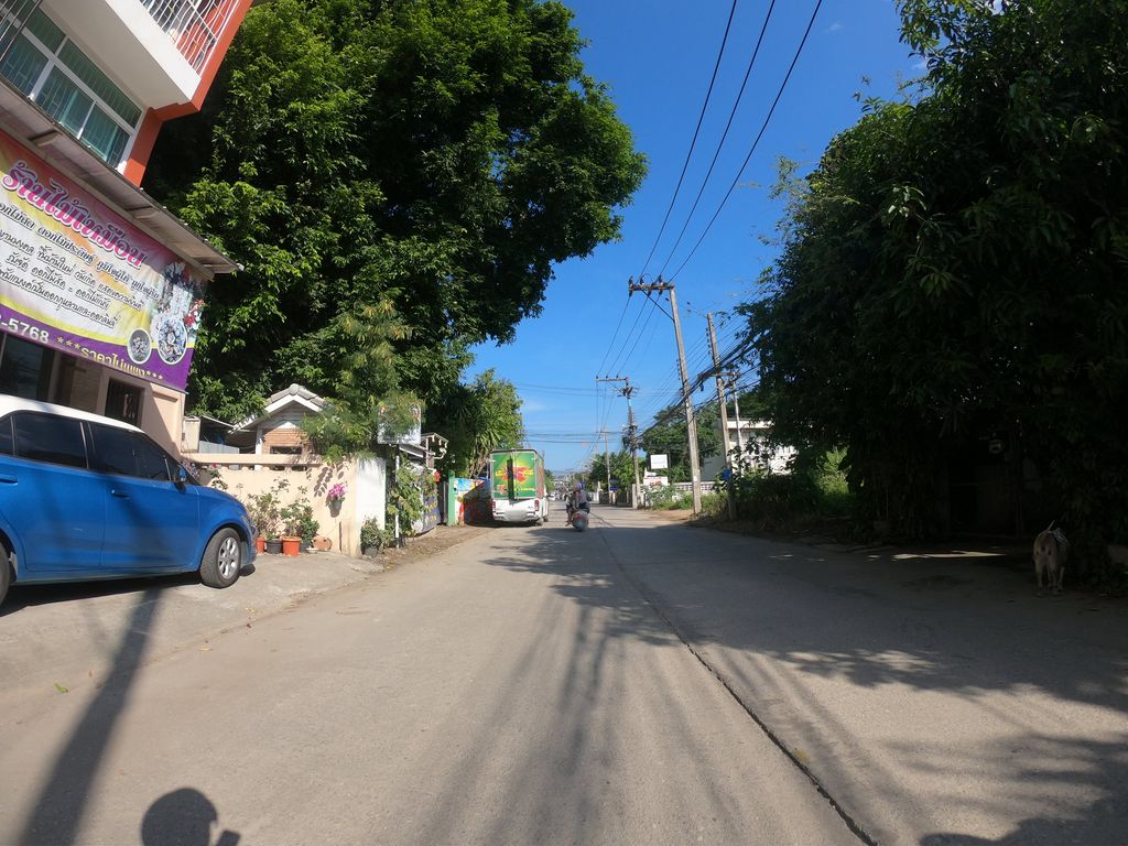 ภาพถนนตรงที่ ธนา Thai dessert X สุขมีดีชา ตั้งอยู่ ถ่ายโดย chanuwath_grab พ.ศ. 2562 (2019) · A street-level view of where ธนา Thai dessert X สุขมีดีชา stands, by chanuwath_grab in 2562 (2019)