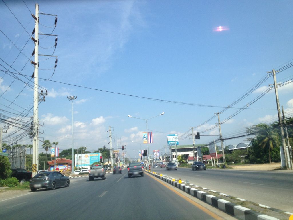 ภาพถนนตรงที่ อ.จอมทอง จ.เชียงใหม่ ตั้งอยู่ ถ่ายโดย jimwatana พ.ศ. 2558 (2015) · A street-level view of where อ.จอมทอง จ.เชียงใหม่ · A.Chom Thong Cha.Chiang Mai stands, by jimwatana in 2558 (2015)