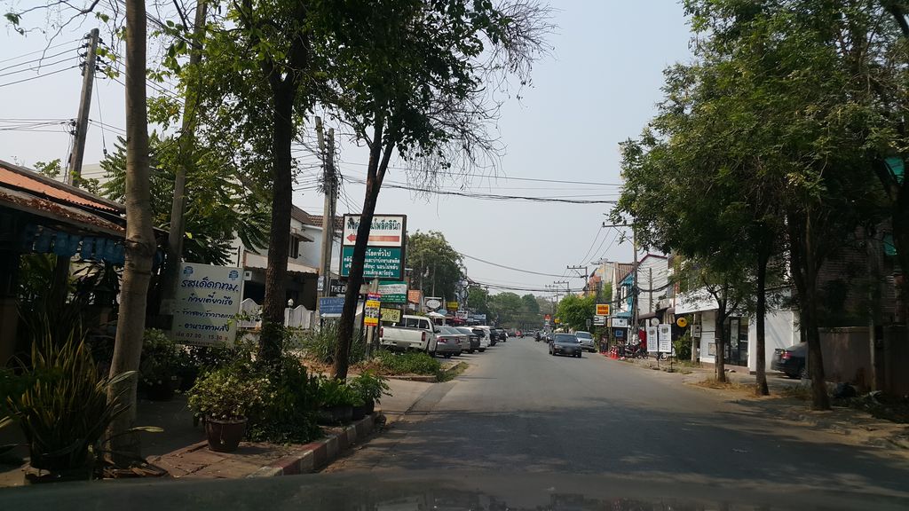 ภาพถนนตรงที่ Co creativeondemand ตั้งอยู่ ถ่ายโดย jrcarlsen พ.ศ. 2560 (2017) · A street-level view of where Co creativeondemand stands, by jrcarlsen in 2560 (2017)