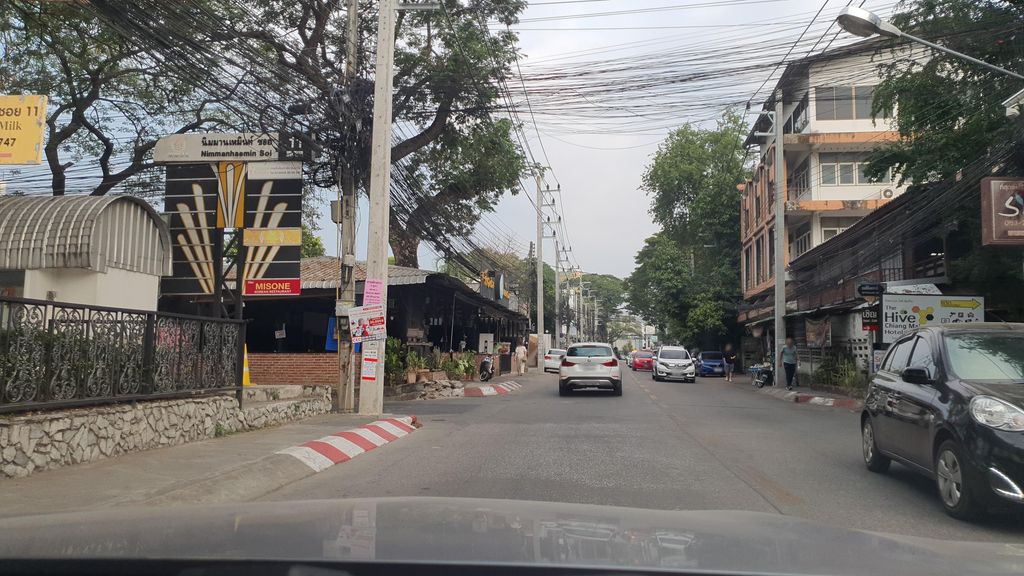 ภาพถนนตรงที่ คาชิ คอฟฟี่ Kashi coffee カシコーヒー ตั้งอยู่ ถ่ายโดย jrcarlsen พ.ศ. 2566 (2023) · A street-level view of where คาชิ คอฟฟี่ Kashi coffee カシコーヒー stands, by jrcarlsen in 2566 (2023)