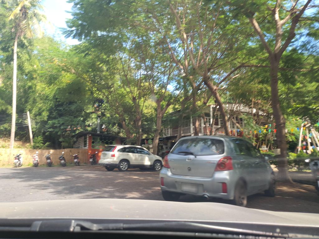 ภาพถนนตรงที่ Grooveyard Chiang Mai ตั้งอยู่ ถ่ายโดย jrcarlsen พ.ศ. 2566 (2023) · A street-level view of where Grooveyard Chiang Mai stands, by jrcarlsen in 2566 (2023)