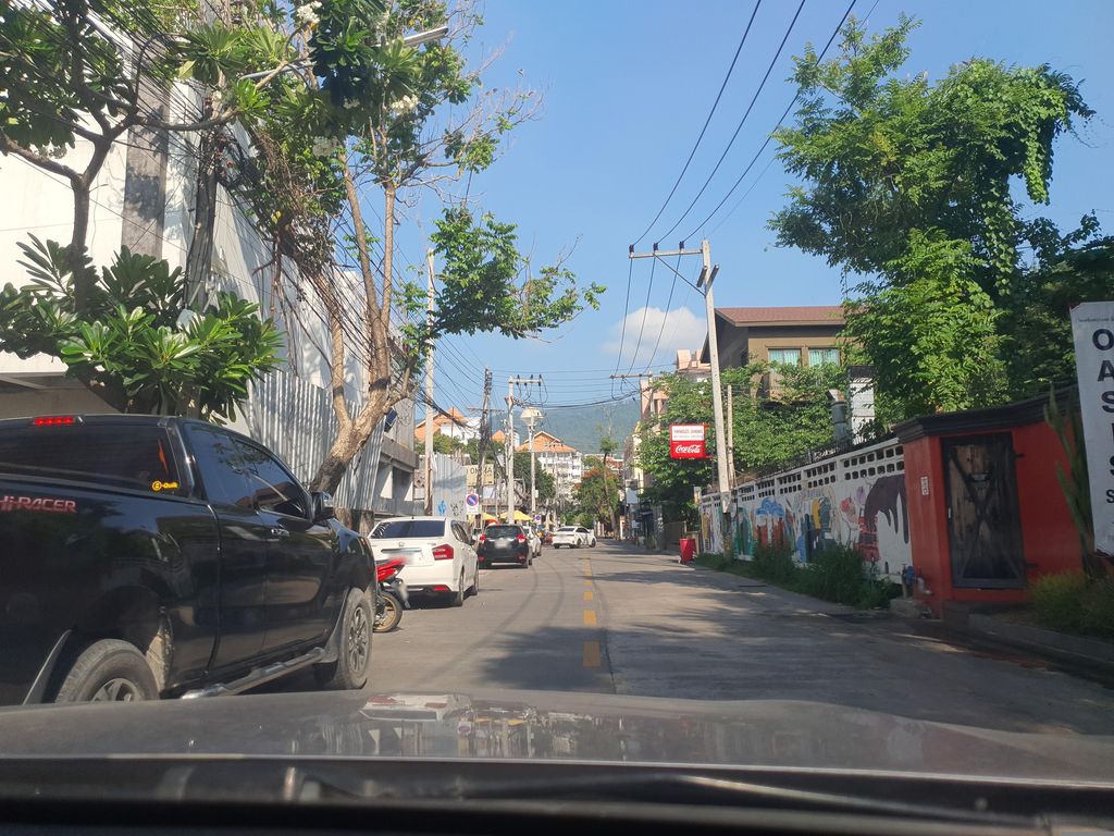 ภาพถนนตรงที่ Oasis Spa ตั้งอยู่ ถ่ายโดย jrcarlsen พ.ศ. 2566 (2023) · A street-level view of where Oasis Spa stands, by jrcarlsen in 2566 (2023)