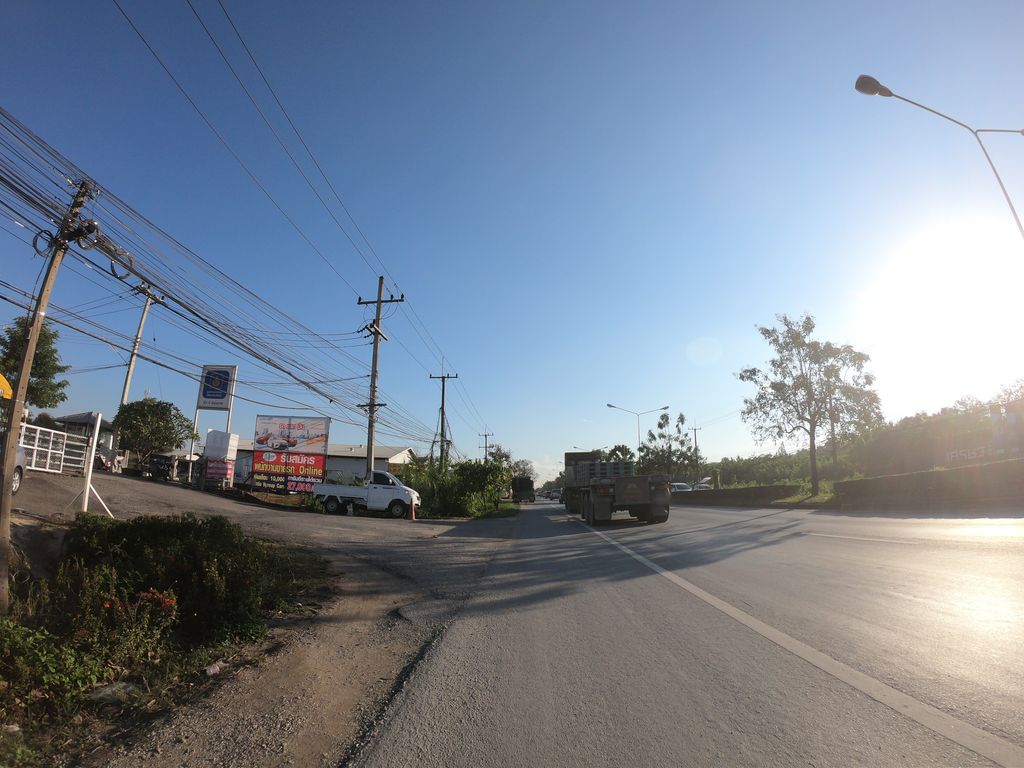 ภาพถนนตรงที่ V Group Car ตั้งอยู่ ถ่ายโดย chanuwath_grab พ.ศ. 2562 (2019) · A street-level view of where V Group Car stands, by chanuwath_grab in 2562 (2019)