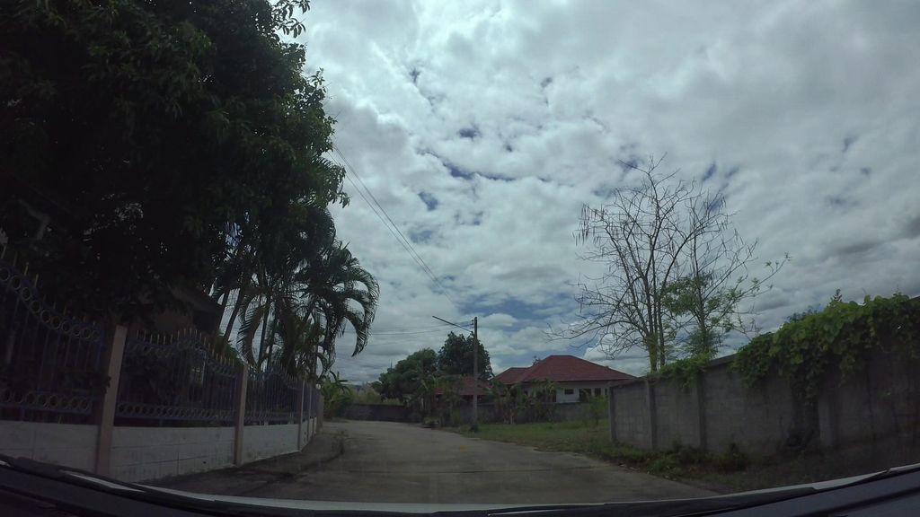 ภาพถนนตรงที่ CEF Chiang Mai ตั้งอยู่ ถ่ายโดย kaart_3 พ.ศ. 2562 (2019) · A street-level view of where CEF Chiang Mai stands, by kaart_3 in 2562 (2019)