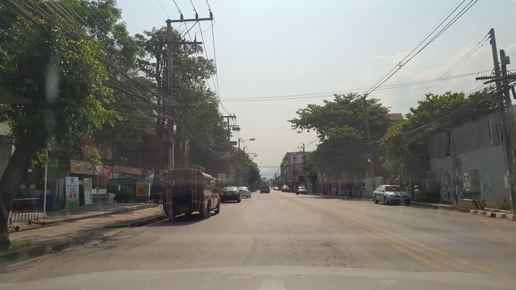ภาพถนนตรงที่ ซีเอสเอส ลอว์ ออฟฟิส ตั้งอยู่ ถ่ายโดย jrcarlsen พ.ศ. 2565 (2022) · A street-level view of where ซีเอสเอส ลอว์ ออฟฟิส · C S S Lo Opfit stands, by jrcarlsen in 2565 (2022)