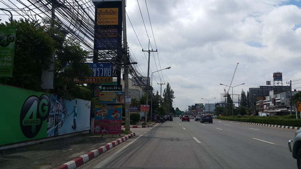 ภาพถนนตรงที่ เอไอเอส ตั้งอยู่ ถ่ายโดย jrcarlsen พ.ศ. 2559 (2016) · A street-level view of where เอไอเอส · A Ai S stands, by jrcarlsen in 2559 (2016)