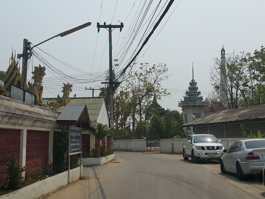 ภาพถนนตรงที่ myDNA Chiangmai ตั้งอยู่ ถ่ายโดย jrcarlsen พ.ศ. 2559 (2016) · A street-level view of where myDNA Chiangmai stands, by jrcarlsen in 2559 (2016)