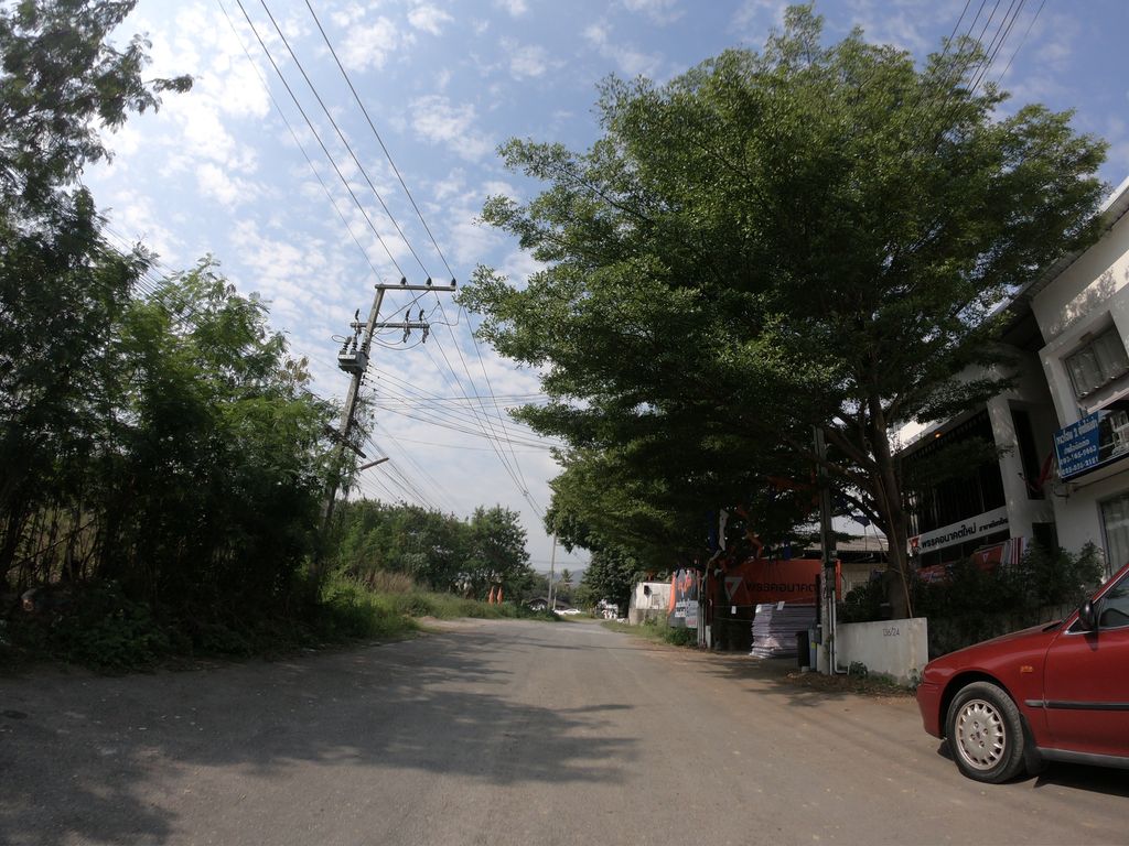 ภาพถนนตรงที่ ฮับเหมา รับสร้างบ้าน ตั้งอยู่ ถ่ายโดย chanuwath_grab พ.ศ. 2562 (2019) · A street-level view of where ฮับเหมา รับสร้างบ้าน · Hub Mao Rapsangban stands, by chanuwath_grab in 2562 (2019)