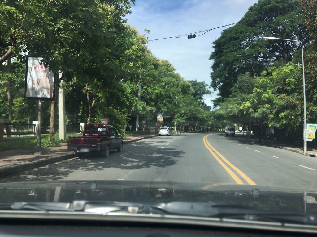 ภาพถนนตรงที่ I Wash and Dry ตั้งอยู่ ถ่ายโดย wapriz พ.ศ. 2561 (2018) · A street-level view of where I Wash and Dry stands, by wapriz in 2561 (2018)