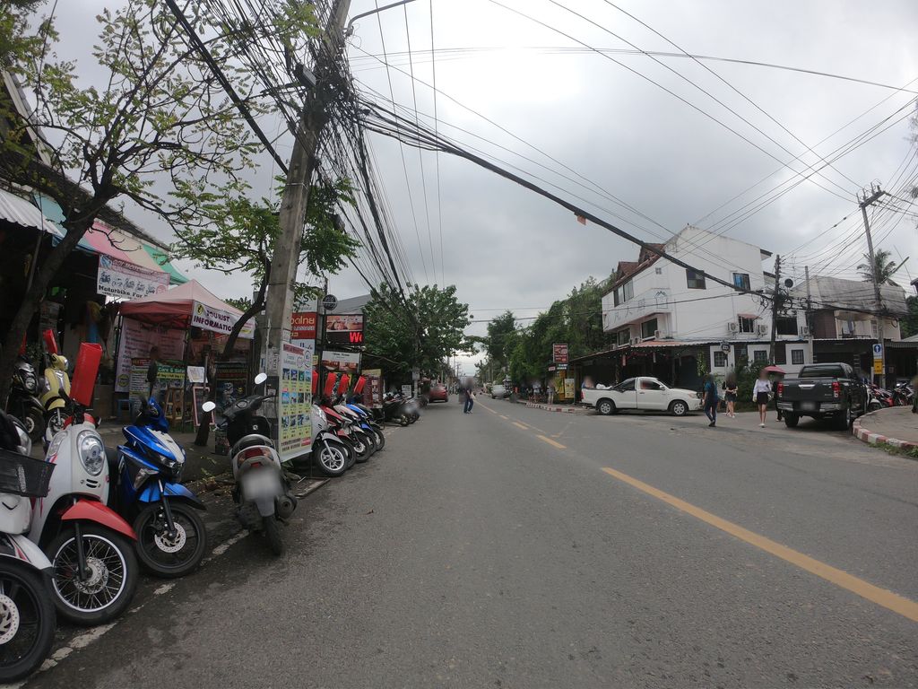 ภาพถนนตรงที่ Siri Lanna Massage1 ตั้งอยู่ ถ่ายโดย chanuwath_grab พ.ศ. 2562 (2019) · A street-level view of where Siri Lanna Massage1 stands, by chanuwath_grab in 2562 (2019)