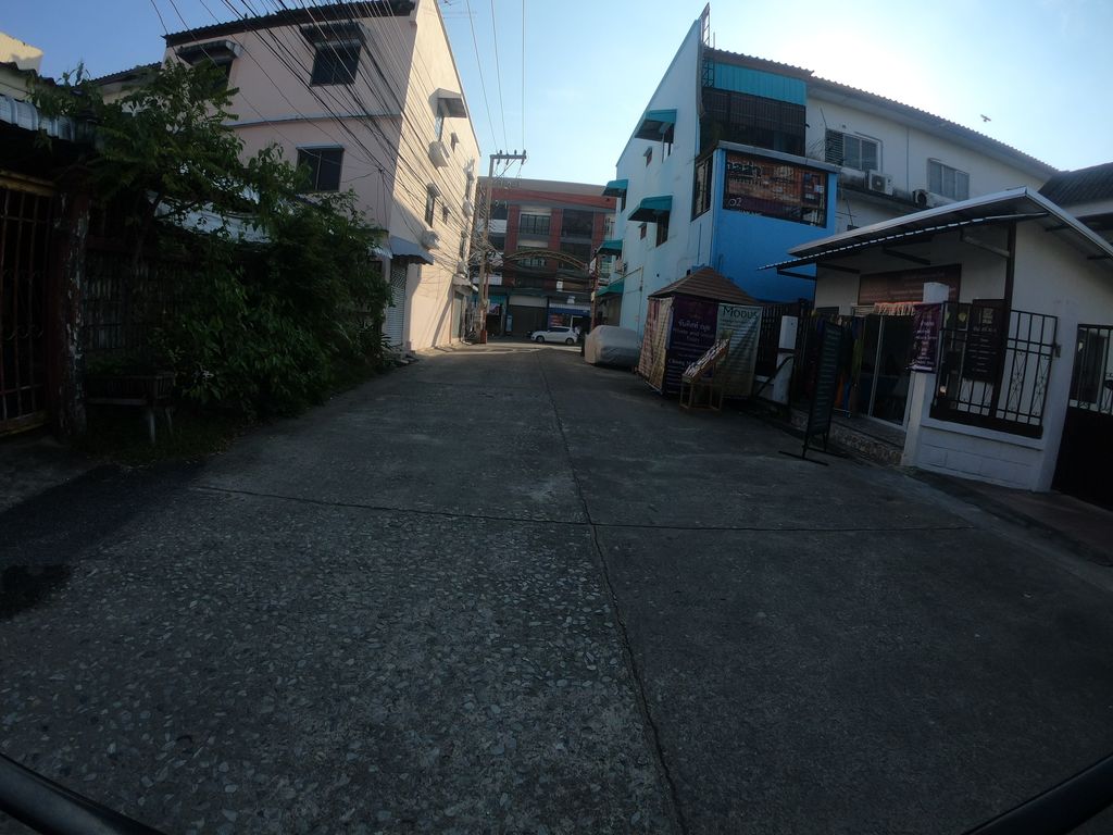 ภาพถนนตรงที่ CHAMPION Web Design Co., Ltd. ตั้งอยู่ ถ่ายโดย chanuwath_grab พ.ศ. 2562 (2019) · A street-level view of where CHAMPION Web Design Co., Ltd. stands, by chanuwath_grab in 2562 (2019)