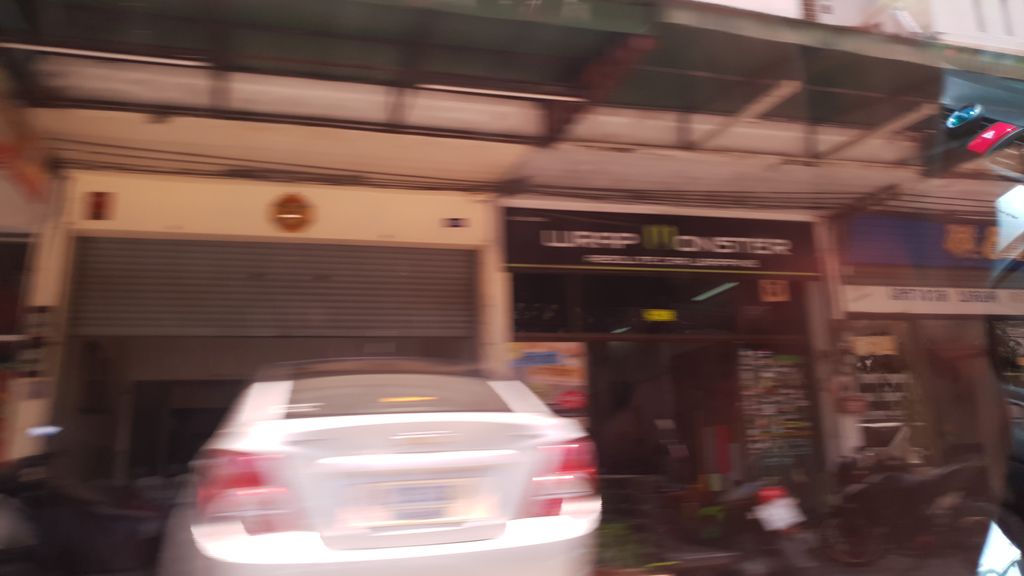 ภาพถนนตรงที่ ร้านสะดวกซัก Wash & Dry 24 ชม. ประตูเชียงใหม่ ตั้งอยู่ ถ่ายโดย silamanee พ.ศ. 2561 (2018) · A street-level view of where ร้านสะดวกซัก Wash & Dry 24 ชม. ประตูเชียงใหม่ stands, by silamanee in 2561 (2018)