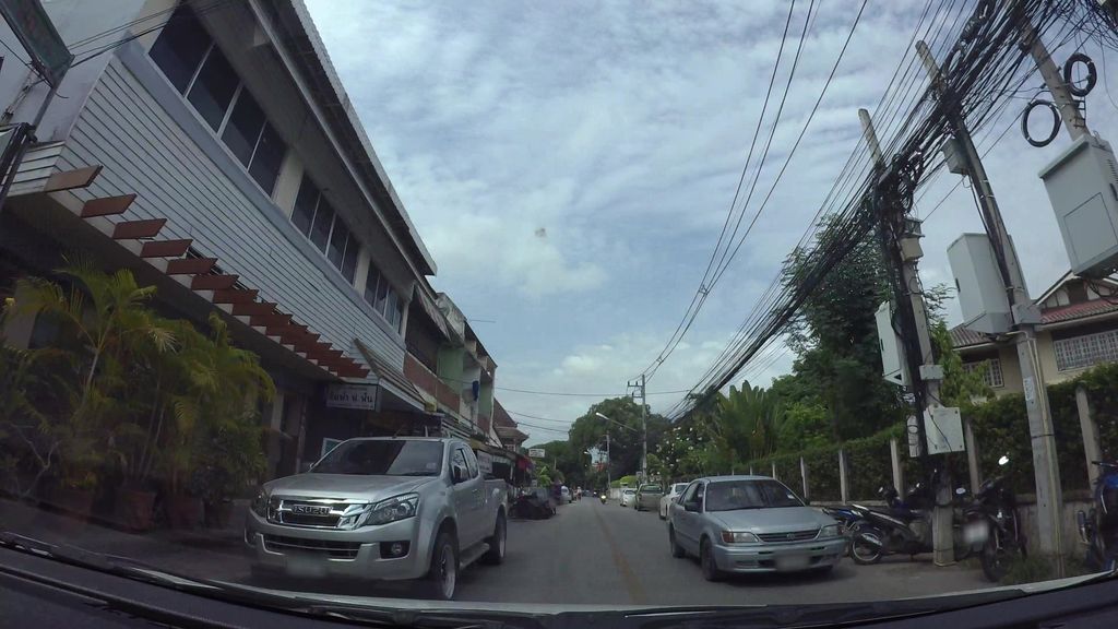 ภาพถนนตรงที่ rimfhadental clinic ตั้งอยู่ ถ่ายโดย kaart_3 พ.ศ. 2562 (2019) · A street-level view of where rimfhadental clinic stands, by kaart_3 in 2562 (2019)