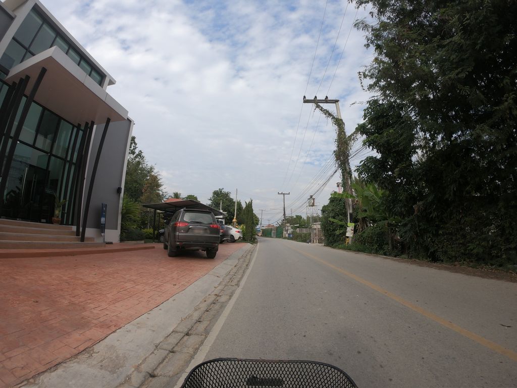 ภาพถนนตรงที่ I am 117 cafe' เจียงใหม่ ตั้งอยู่ ถ่ายโดย chanuwath_grab พ.ศ. 2562 (2019) · A street-level view of where I am 117 cafe' เจียงใหม่ stands, by chanuwath_grab in 2562 (2019)