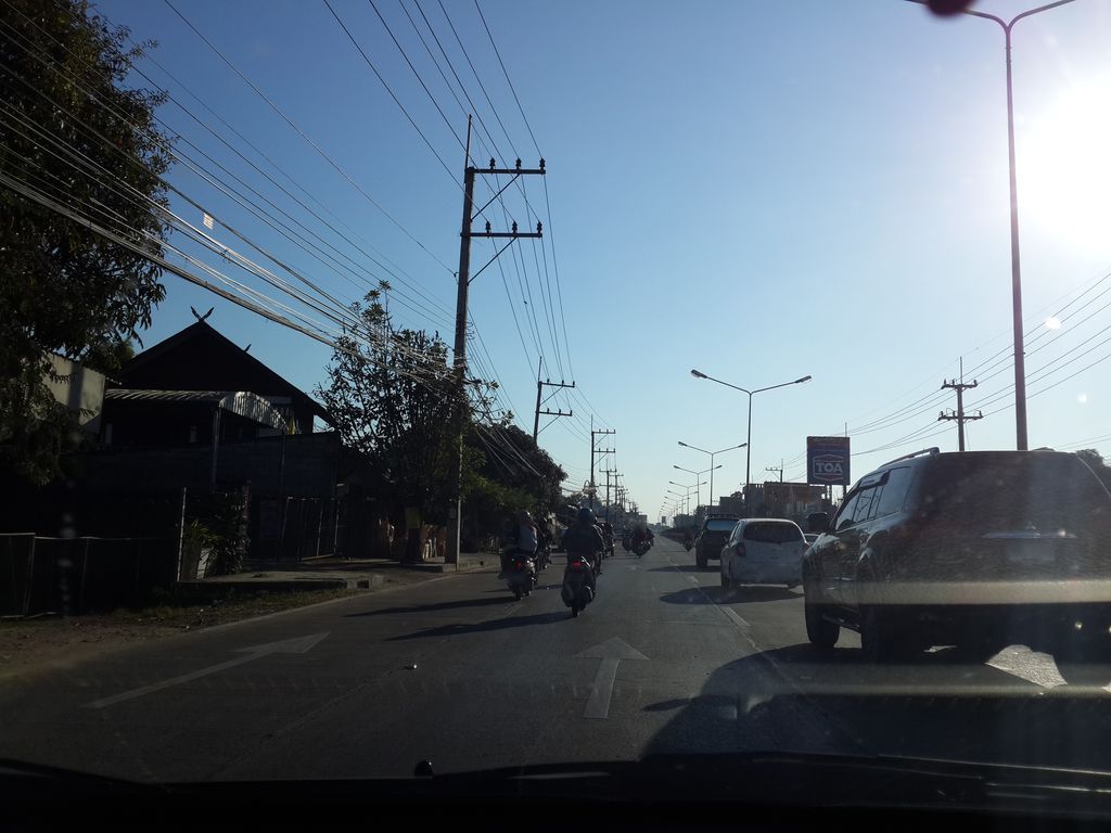 ภาพถนนตรงที่ ก๋วยเตี๋ยวรสเด็ด 4 แยก ท้าวบุญเรือง 1 ตั้งอยู่ ถ่ายโดย mishari พ.ศ. 2557 (2014) · A street-level view of where ก๋วยเตี๋ยวรสเด็ด 4 แยก ท้าวบุญเรือง 1 · Kuaitiao Rotdet 4 Yaek Thaobunrueang 1 stands, by mishari in 2557 (2014)