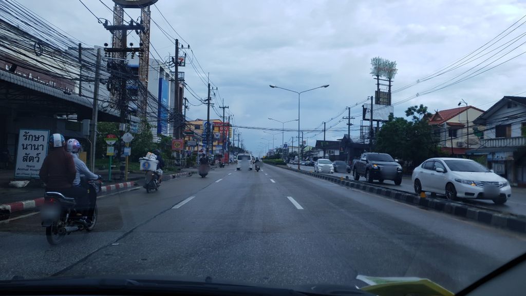 ภาพถนนตรงที่ สนง.aia เชียงใหม่ ณัฐนันท ทิพย์ดารารัตน์  081-883-6245 ตั้งอยู่ ถ่ายโดย silamanee พ.ศ. 2561 (2018) · A street-level view of where สนง.aia เชียงใหม่ ณัฐนันท ทิพย์ดารารัตน์  081-883-6245 stands, by silamanee in 2561 (2018)