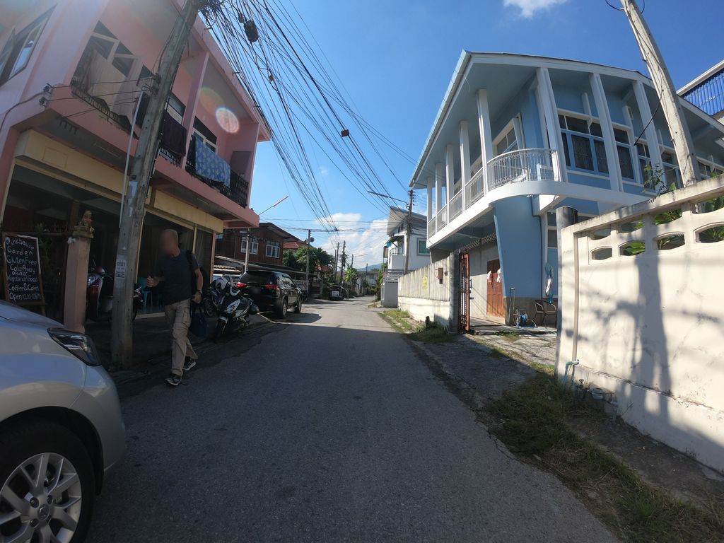 ภาพถนนตรงที่ ARIVA Prio Serviced Residences ตั้งอยู่ ถ่ายโดย chanuwath_grab พ.ศ. 2562 (2019) · A street-level view of where ARIVA Prio Serviced Residences stands, by chanuwath_grab in 2562 (2019)