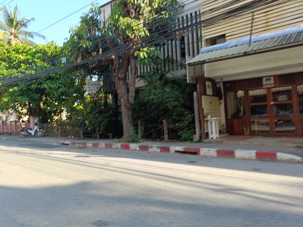 ภาพถนนตรงที่ Ivy Massage Health and spa ไอวี่ นวดเพื่อสุขภาพ ตั้งอยู่ ถ่ายโดย skillsy พ.ศ. 2568 (2025) · A street-level view of where Ivy Massage Health and spa ไอวี่ นวดเพื่อสุขภาพ stands, by skillsy in 2568 (2025)