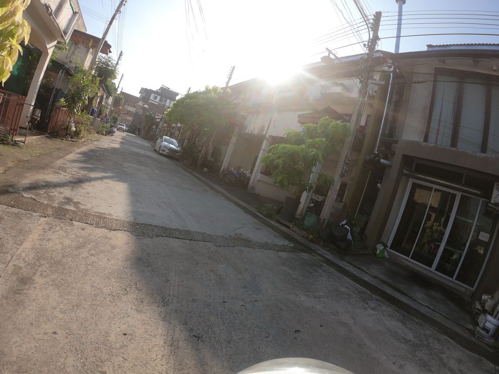 ภาพถนนตรงที่ Honey bar ตั้งอยู่ ถ่ายโดย chanuwath_grab พ.ศ. 2562 (2019) · A street-level view of where Honey bar stands, by chanuwath_grab in 2562 (2019)