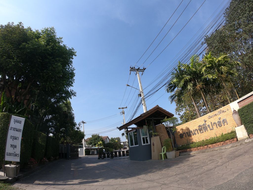 ภาพถนนตรงที่ Tedhawa N.C. ตั้งอยู่ ถ่ายโดย chanuwath_grab พ.ศ. 2562 (2019) · A street-level view of where Tedhawa N.C. stands, by chanuwath_grab in 2562 (2019)