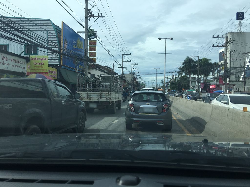 ภาพถนนตรงที่ เปลวทิพย์ ตั้งอยู่ ถ่ายโดย wapriz พ.ศ. 2561 (2018) · A street-level view of where เปลวทิพย์ · Plewtip stands, by wapriz in 2561 (2018)