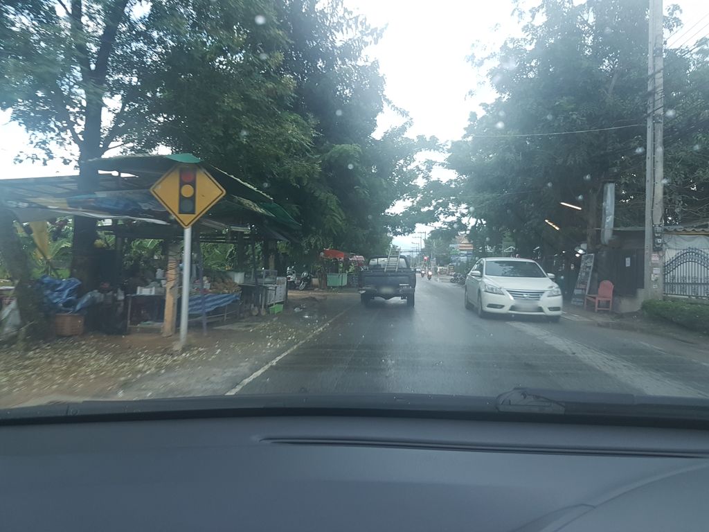 ภาพถนนตรงที่ Tea house mae jo ตั้งอยู่ ถ่ายโดย ekkarin พ.ศ. 2561 (2018) · A street-level view of where Tea house mae jo stands, by ekkarin in 2561 (2018)