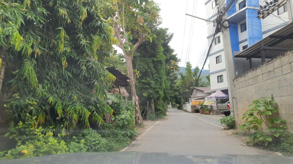 ภาพถนนตรงที่ Nozawa Hostel and Onsen ตั้งอยู่ ถ่ายโดย jrcarlsen พ.ศ. 2564 (2021) · A street-level view of where Nozawa Hostel and Onsen stands, by jrcarlsen in 2564 (2021)