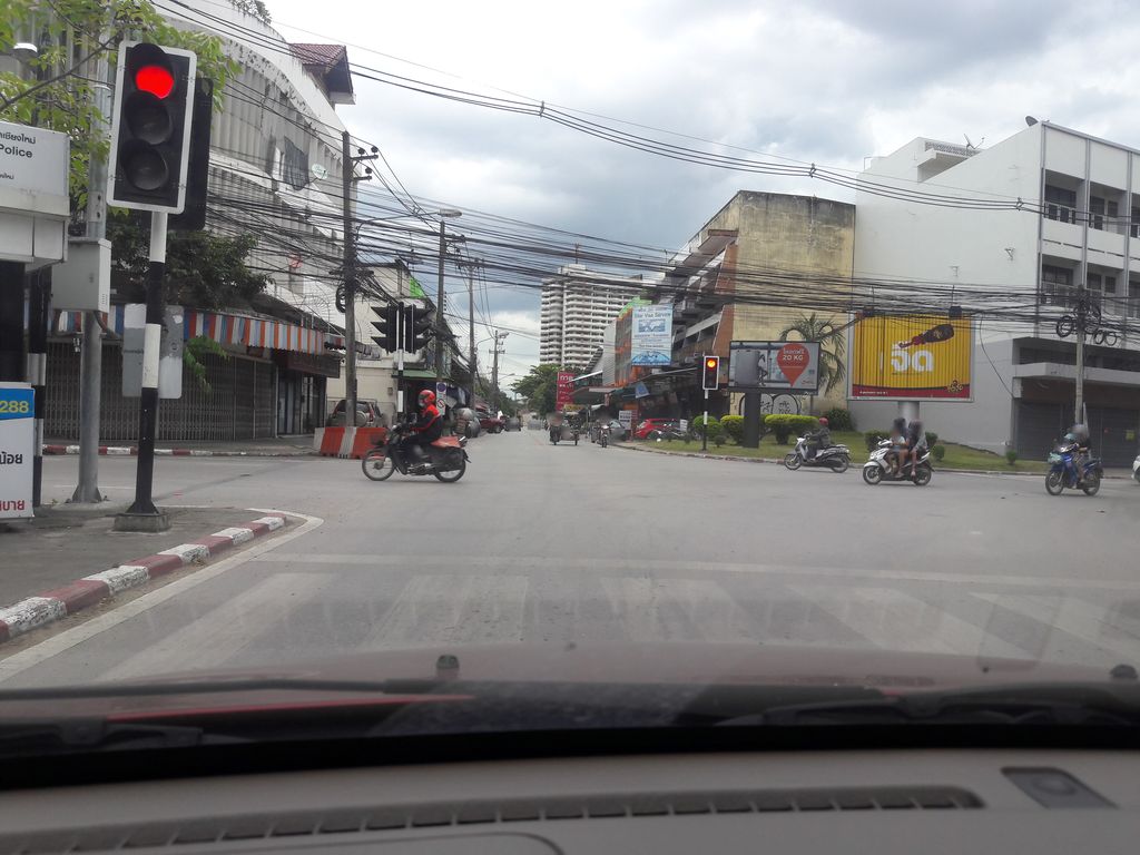 ภาพถนนตรงที่ Kemekijkaset LP ตั้งอยู่ ถ่ายโดย ratchaphat พ.ศ. 2561 (2018) · A street-level view of where Kemekijkaset LP stands, by ratchaphat in 2561 (2018)
