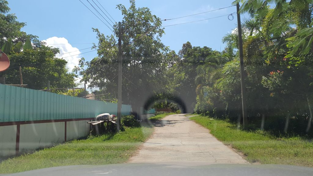 ภาพถนนตรงที่ บ้านพิงกันเวลเนสรีสอร์ท ตั้งอยู่ ถ่ายโดย jrcarlsen พ.ศ. 2564 (2021) · A street-level view of where บ้านพิงกันเวลเนสรีสอร์ท · Ban Phing Kan Wennet Resort stands, by jrcarlsen in 2564 (2021)