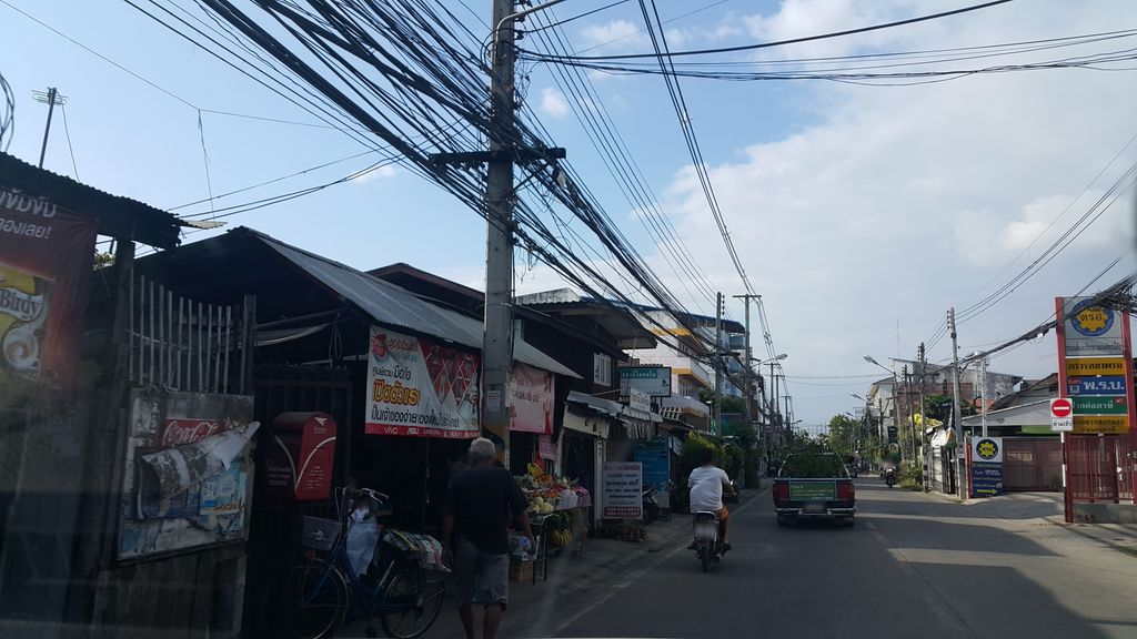 ภาพถนนตรงที่ ณภัทร เจริญมอเตอร์ ตั้งอยู่ ถ่ายโดย jrcarlsen พ.ศ. 2559 (2016) · A street-level view of where ณภัทร เจริญมอเตอร์ · Naphat Charoen Motor stands, by jrcarlsen in 2559 (2016)