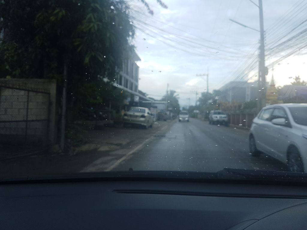 ภาพถนนตรงที่ ก๋วยเตี๋ยวแชมป์ ตั้งอยู่ ถ่ายโดย ekkarin พ.ศ. 2561 (2018) · A street-level view of where ก๋วยเตี๋ยวแชมป์ · Kuaitiao Champ stands, by ekkarin in 2561 (2018)